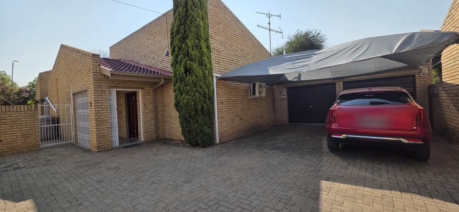 3 Bedroom Property for Sale in Flamingo Park Free State